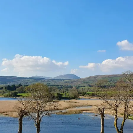 Brand New 2 Bedroom Overlooking Bay Estuary *