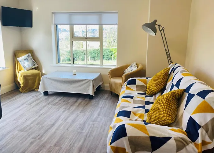 Brand New 2 Bedroom Overlooking Bay Estuary Dom wakacyjny *