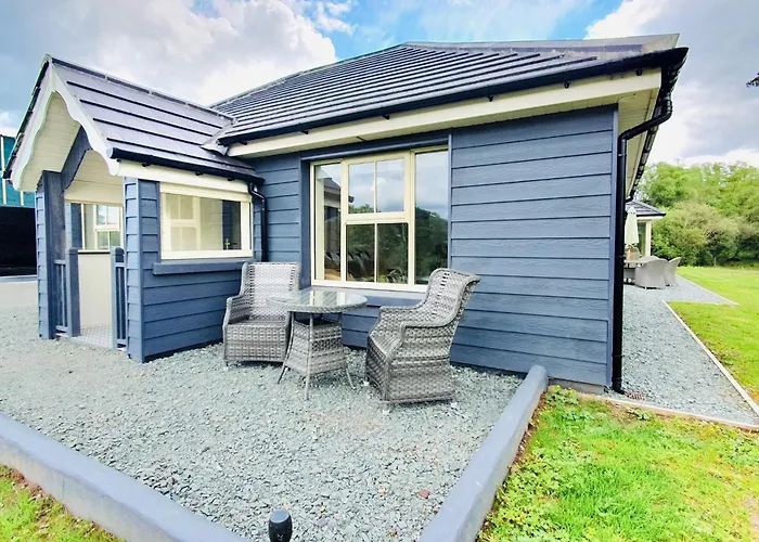 Brand New 2 Bedroom Overlooking Bay Estuary Dom wakacyjny *